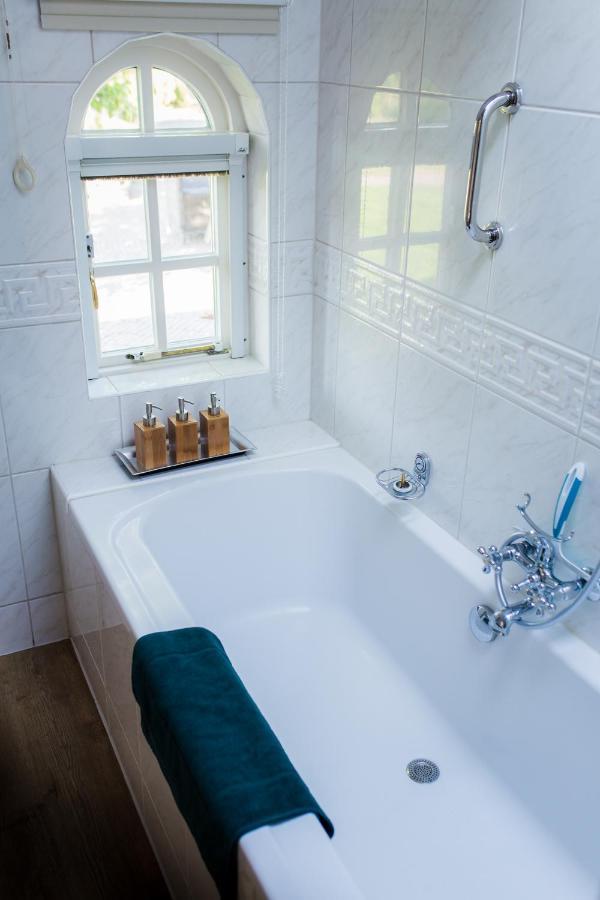 B&B Wilhelmina'S Cottage Ridderkerk Bagian luar foto