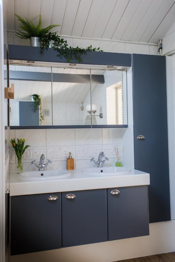 B&B Wilhelmina'S Cottage Ridderkerk Bagian luar foto